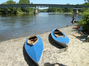 Faltboote Einwassern in Billy am Allier